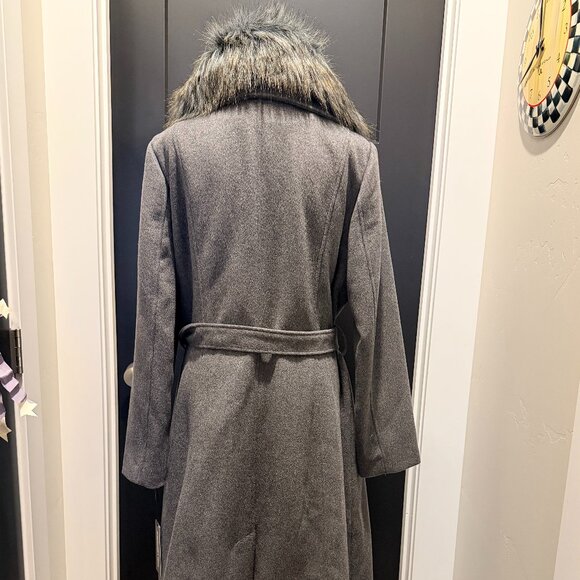 KARL LAGERFLED PARIS GRAY WOOL BLEND COAT WITH FAUX FUR COLLAR ~ NWT - Picture 2 of 12